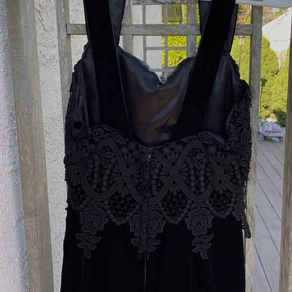 NWOT Jessica McClintock Velvet Beaded Halter + Straps dress - Picture 3 of 7